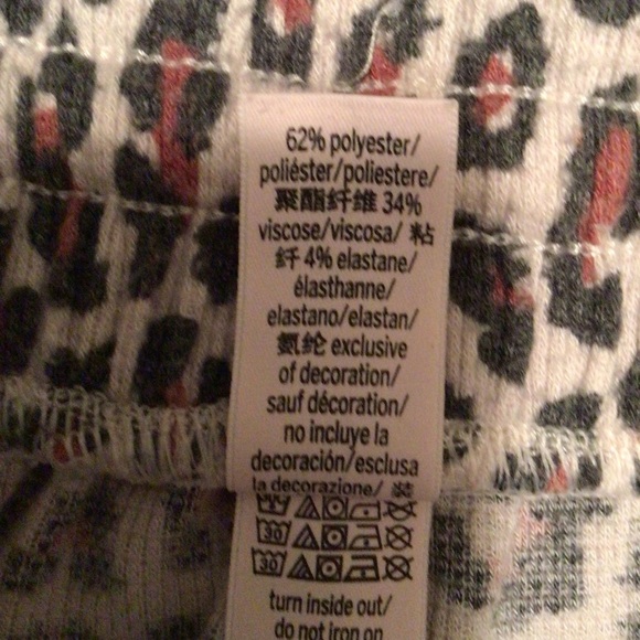 Womens Victoria’s Secret Leopard Print Shorts - Picture 5 of 7